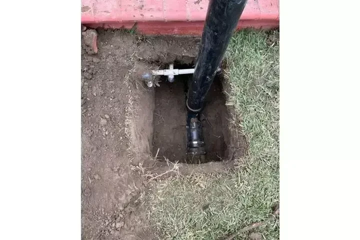 PLOMERO BARATO (323) 946-8895 image 10