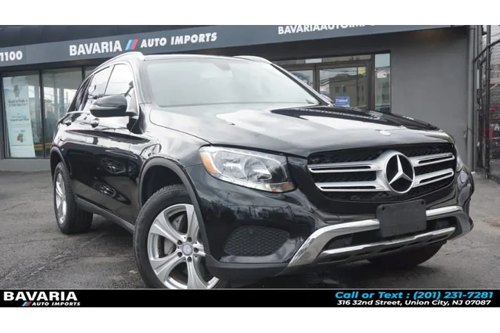 $15888 : 2016 GLC 4MATIC 4dr GLC 300 image 1