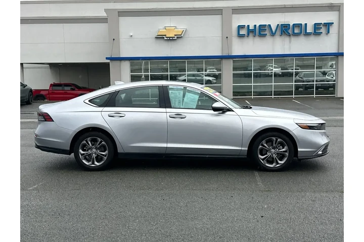 $27291 : Honda Accord 2024 EX 4dr Sed image 3