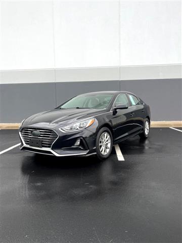 $12995 : 2018 Hyundai Sonata image 4