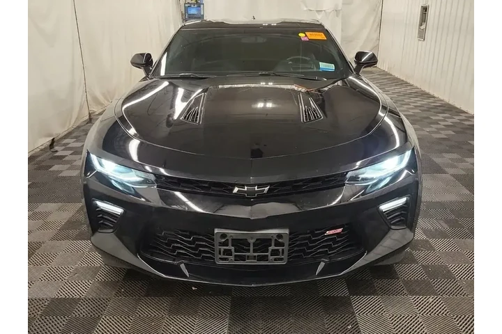$35993 : Chevrolet Camaro 2017 SS 2dr image 2