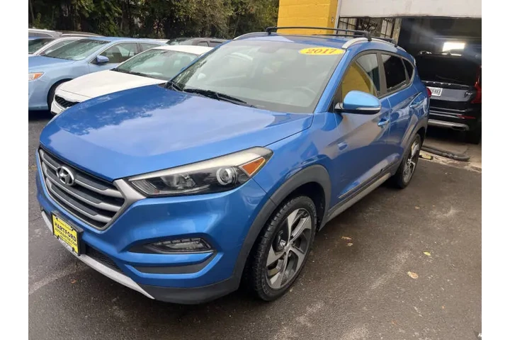 $13999 : 2017 Tucson Sport image 7