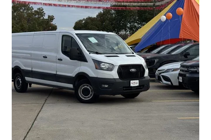 $31444 : Ford Transit 2022 150 3dr SW image 2