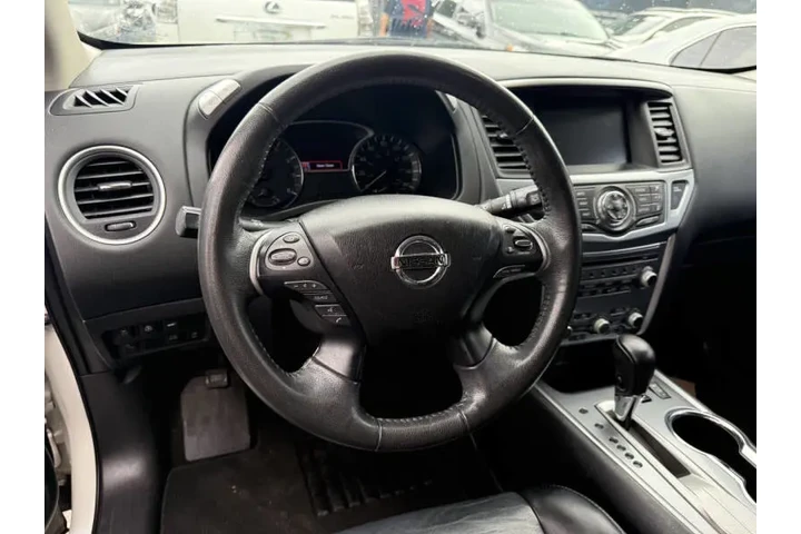 $9300 : 2018 Pathfinder Platinum image 9