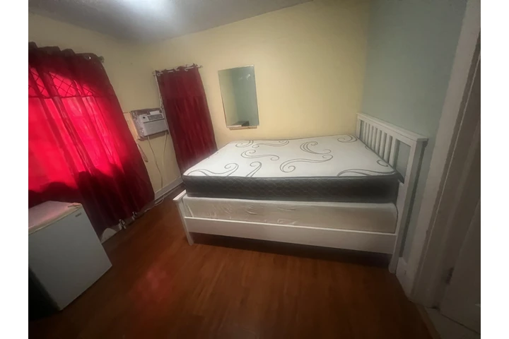 $750 : Cuarto en renta image 3