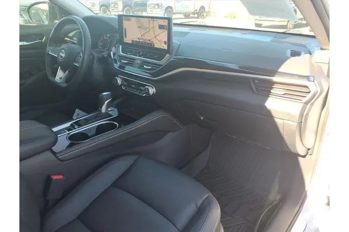 $24869 : Nissan Altima 2024 2.0 SR 4d image 10