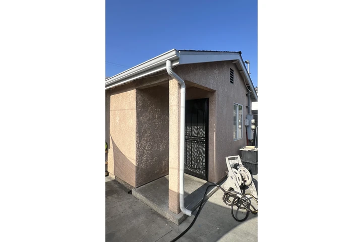 $2300 : Unidad: 2 recamaras, 1 baño image 1