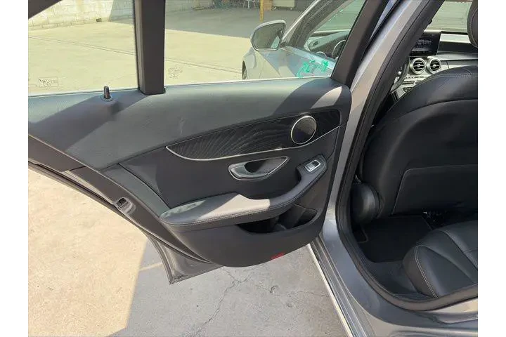 $18200 : Mercedes-Benz C-Class 2016 C image 8