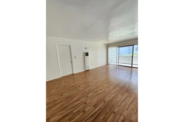 $600 : SE RENTA SALA image 1