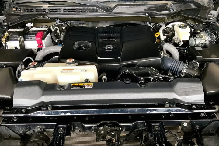 $37992 : Toyota Tundra 2024 4x4 SR5 4 image 9
