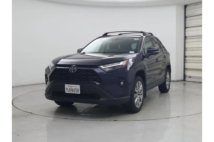 $31998 : Toyota RAV4 2023 AWD XLE Pre image 4