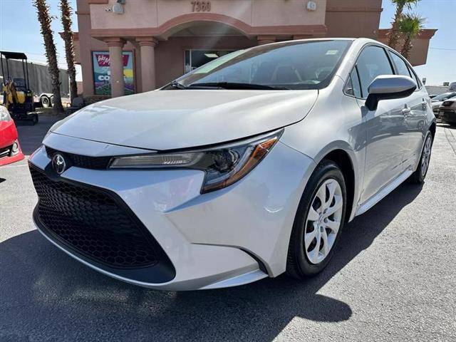 $26995 : Pre-Owned 2022 Corolla LE Sed image 1