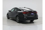 $18998 : Kia Forte 2023 LXS 4dr Sedan thumbnail