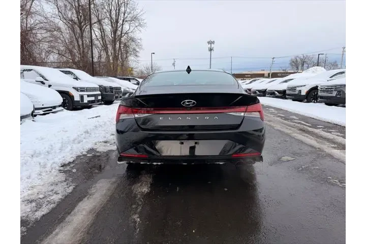 $19750 : Hyundai ELANTRA 2023 N Line image 4