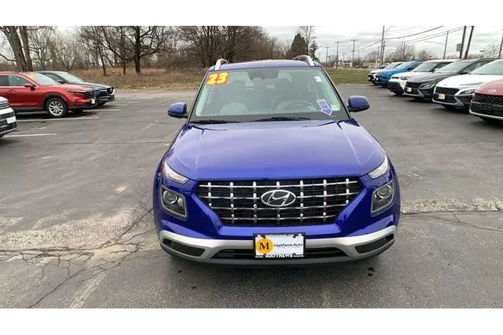 $18990 : Hyundai VENUE 2023 SEL 4dr C image 8