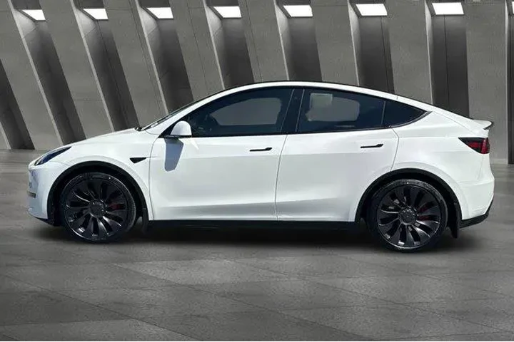 $35900 : Tesla Model Y 2023 AWD Perfo image 8