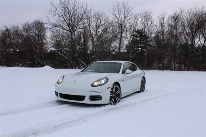 2015 Panamera image 2