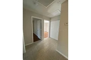 $900 : Fully renovated and furnished thumbnail