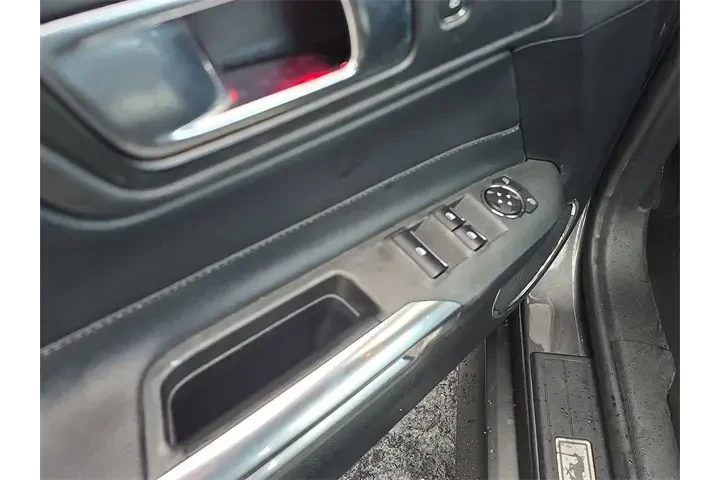 $15990 : Ford Mustang 2019 EcoBoost P image 9