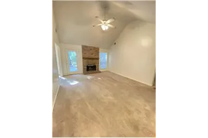 $2150 : Rental property with 3 bedro image 4