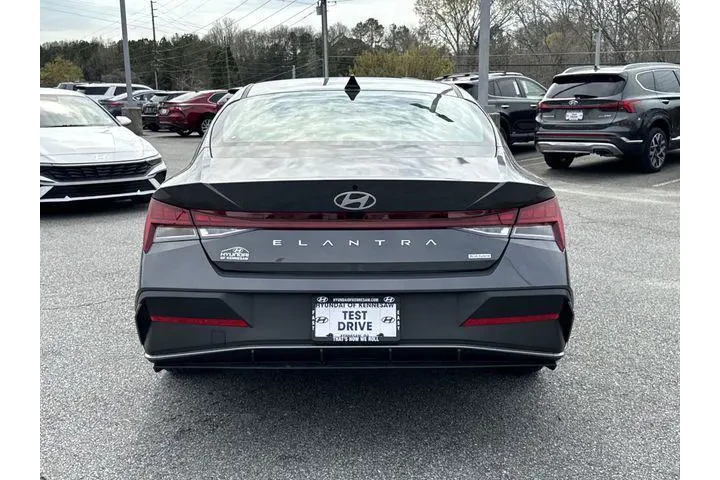 $24687 : Hyundai ELANTRA Hybrid 2025 image 6