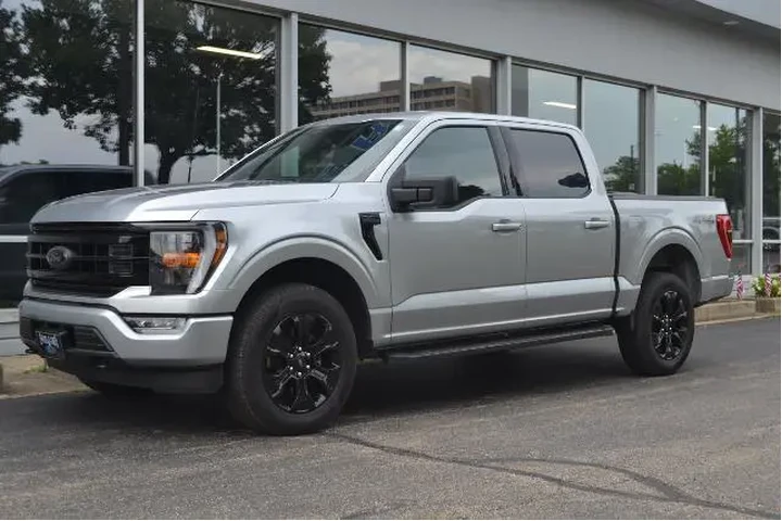 $39989 : Ford F-150 2022 4x4 XL 4dr S image 1