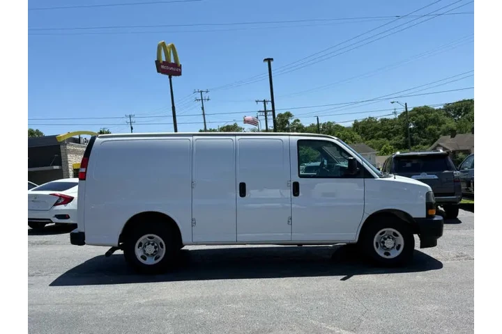 $18995 : 2020 Express 2500 image 6