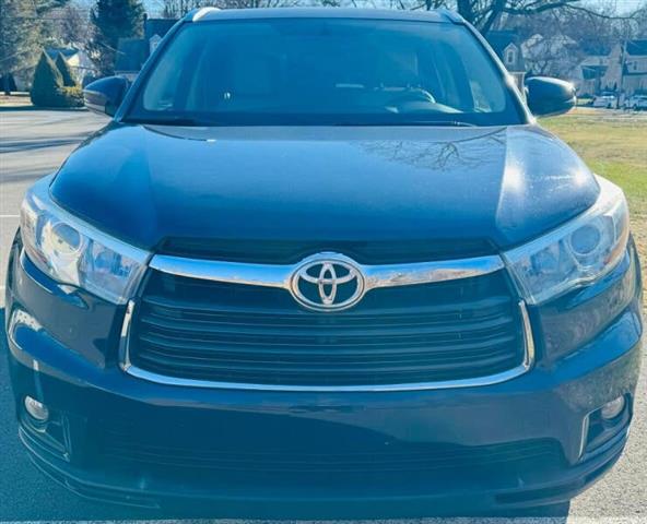 $22000 : 2015 Highlander XLE image 1