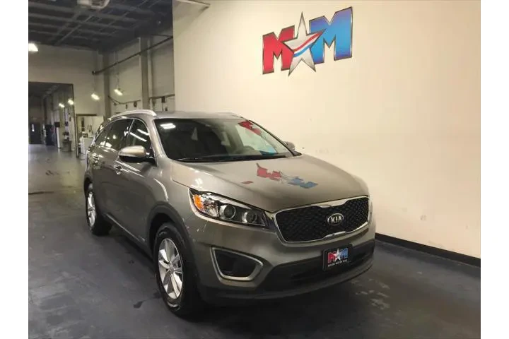 $14689 : Kia Sorento 2017 AWD LX V6 4 image 2