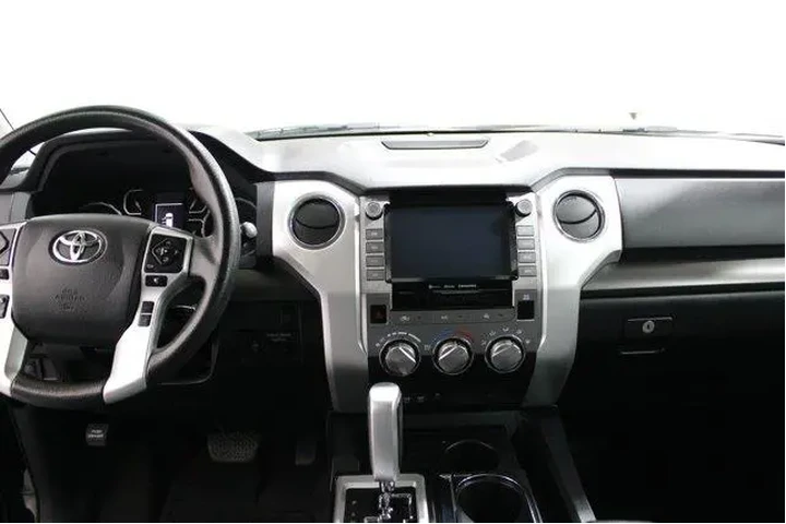 $30909 : Toyota Tundra 2020 4x2 SR5 4 image 2