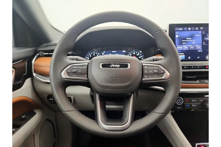 $23998 : Jeep Compass 2023 4x4 Limite image 10