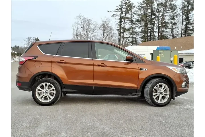 $10995 : Ford Escape 2017 AWD SE 4dr image 2