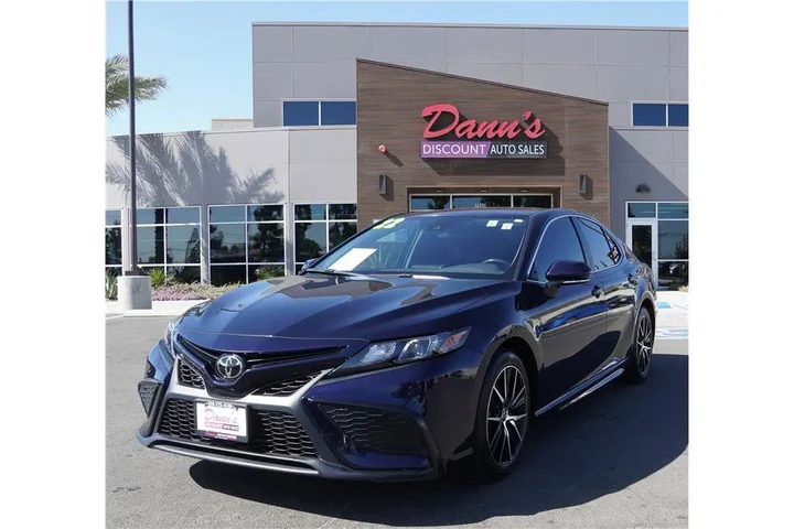 $22500 : 2022 Camry SE Sedan 4D image 1