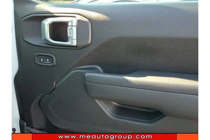 $36404 : Jeep Gladiator 2023 4x4 Will image 9