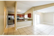 $2400 : 3 Bed 2 bath Home in south LA thumbnail