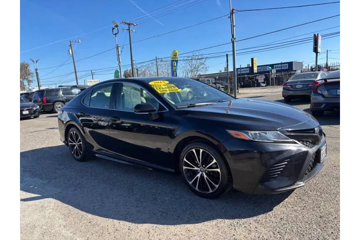 $13999 : 2018 Camry SE image 3