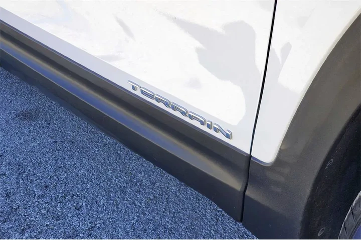 $24581 : GMC Terrain 2024 AWD SLT 4dr image 5