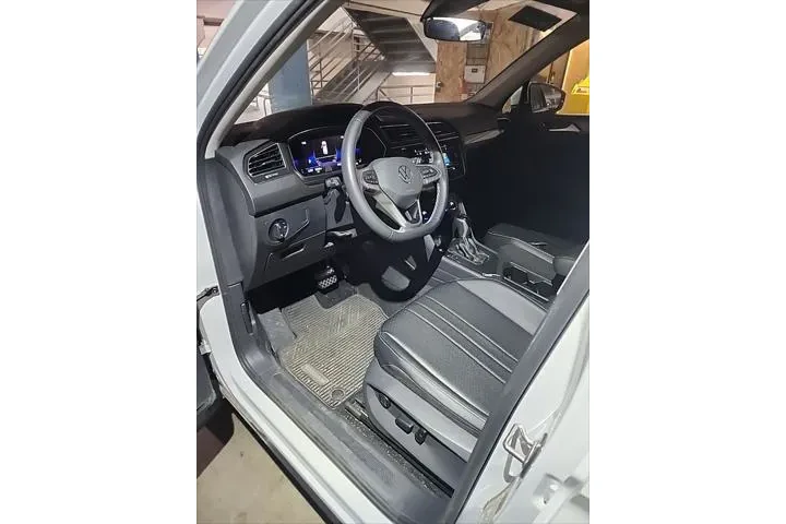 $22995 : Volkswagen Tiguan 2023 SE 4d image 6