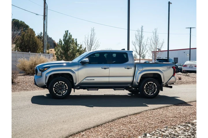 $49995 : 2024 Tacoma TRD Sport image 9
