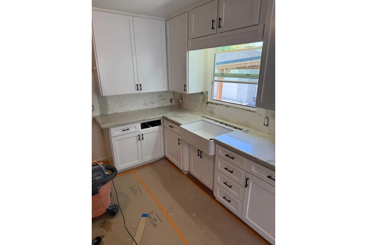 Quartz countertop image 2