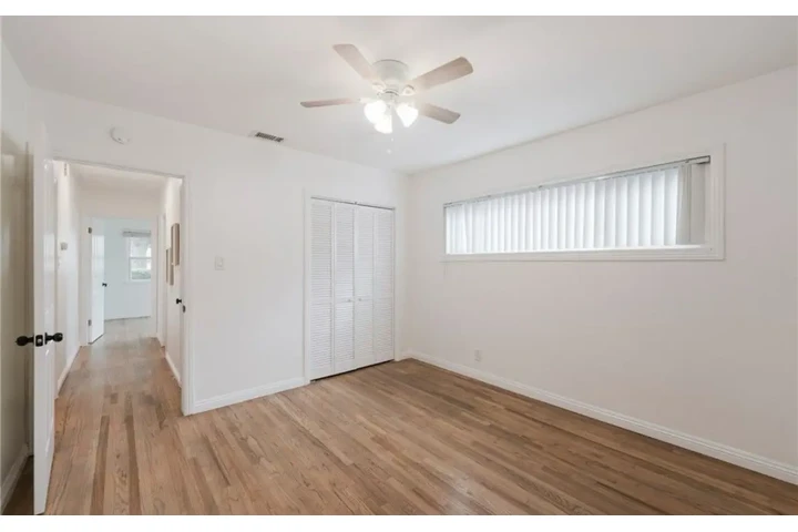 $2185 : 2 Bed 1Bath in Los Angeles image 6