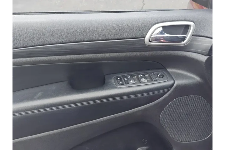 $21880 : Jeep Grand Cherokee 2020 4x4 image 9