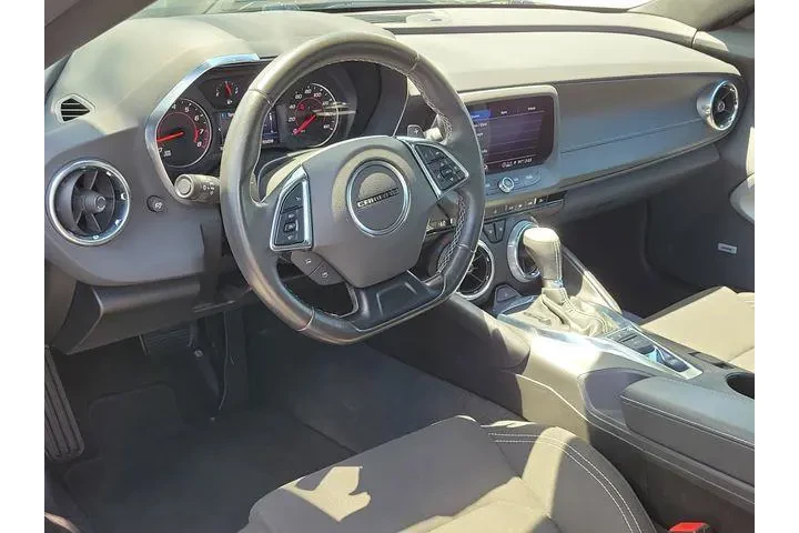 $28990 : Chevrolet Camaro 2023 LT 2dr image 9