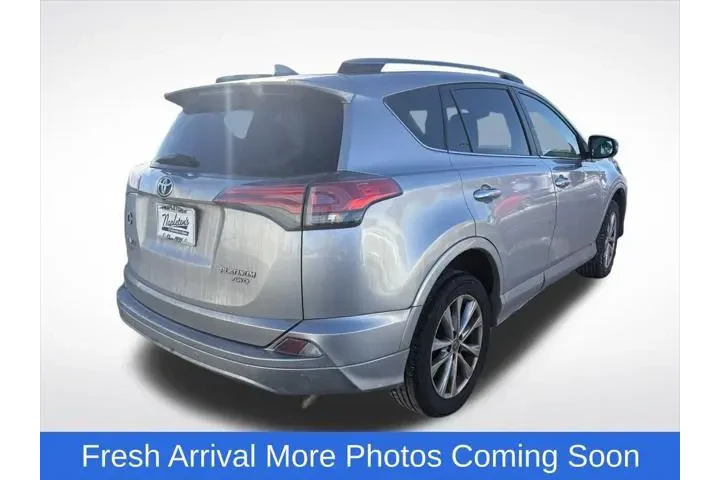 $16500 : Toyota RAV4 2017 AWD Limited image 4