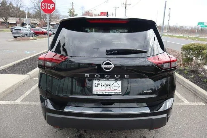 $23186 : Nissan Rogue 2025 AWD SV 4dr image 7