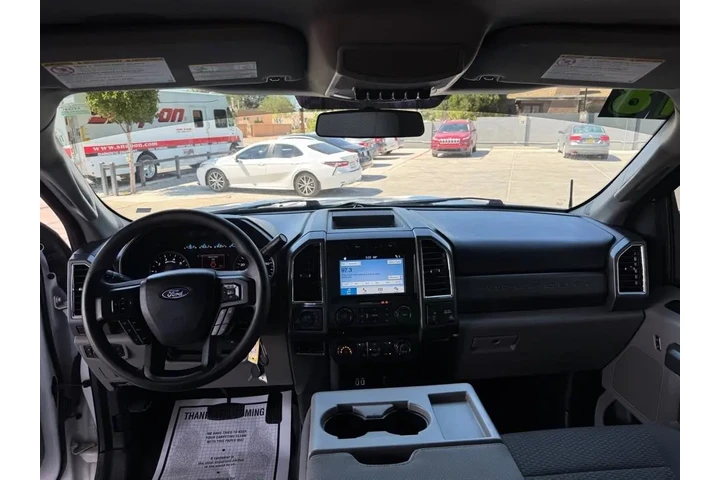 2018 F-250 SD XLT Crew Cab 4WD image 9