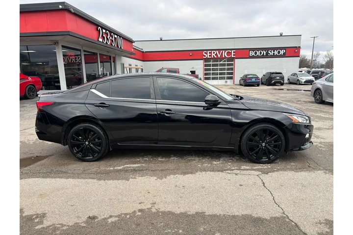 $17980 : 2022 Altima 2.5 SR AWD Sedan image 1