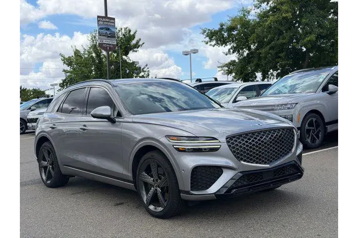 $37991 : Genesis GV70 2023 AWD 2.5T S image 3