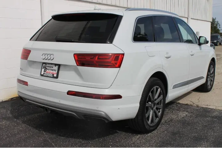 $18490 : 2019 Q7 image 6