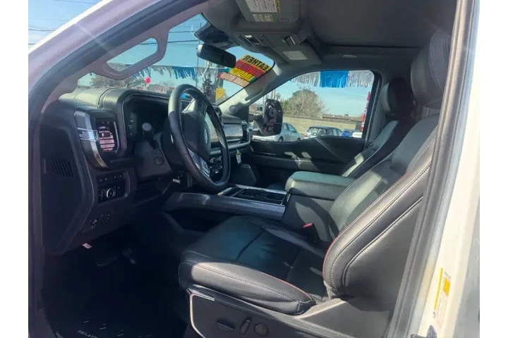 2024 F-250 Super Duty Lariat image 7